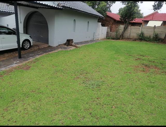 3 bed property to rent in WINCHESTER HILLS